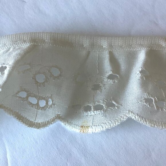 Bundle of White & Cream Lace Sewing Crafting Crafts - Picture 5 of 5